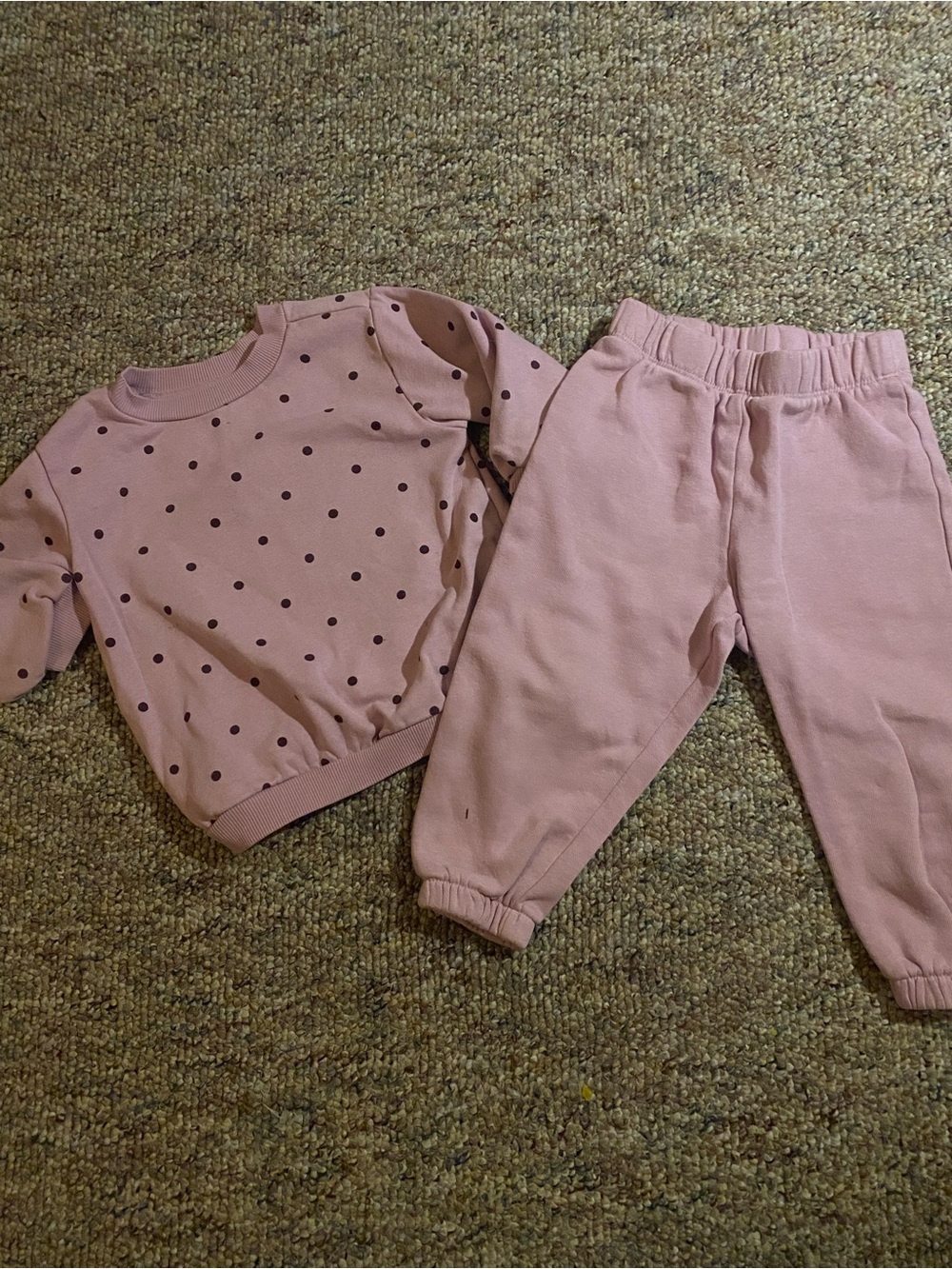 3/25$ George Purple Kids Jogger Set with Polka Dot Sweatshirt 18-24 mos